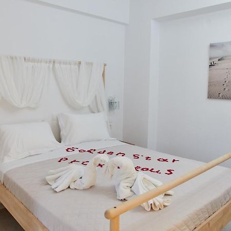 Ferienwohnung Golden Star Praxitelous Agia Marina  Exterior foto