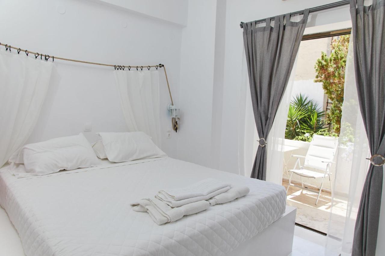 Ferienwohnung Golden Star Praxitelous Agia Marina  Exterior foto