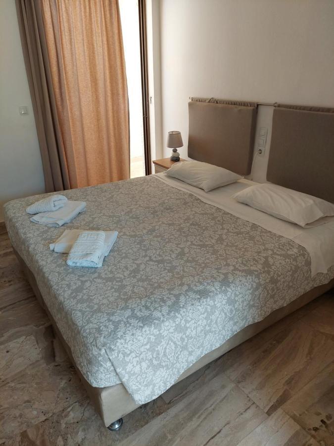 Ferienwohnung Golden Star Praxitelous Agia Marina  Exterior foto