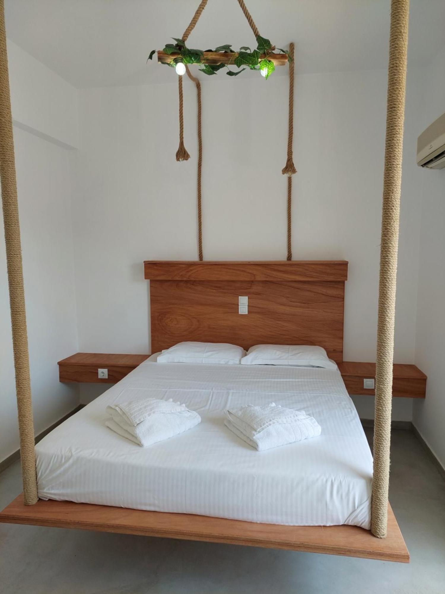 Ferienwohnung Golden Star Praxitelous Agia Marina  Exterior foto